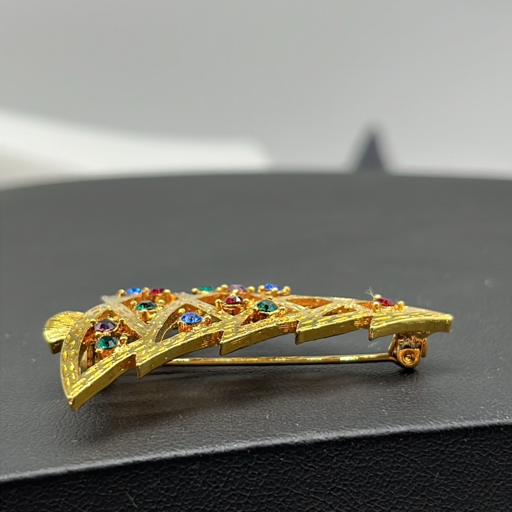 Elegant Vintage Eisenberg Ice Gold Christmas Tree Brooch with Multicolor Accents - Picture 6 of 12